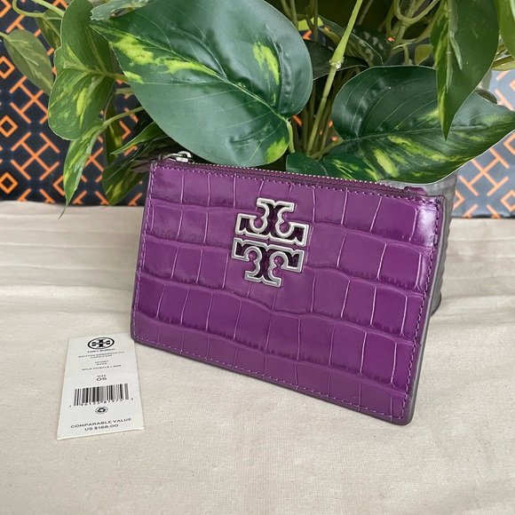Tory Burch Handbags - New✨ britten embossed zip card case